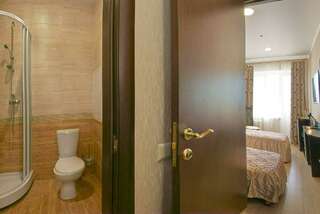 Гостиница Приморье Евпатория 2-местный номер улучшенный-9