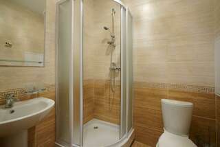 Гостиница Приморье Евпатория 2-местный номер улучшенный-11