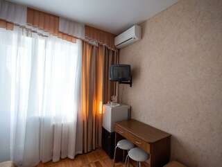 Гостиница Приморье Евпатория 2-местный номер улучшенный-3