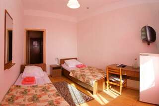 Гостиница Приморье Евпатория 2-местный номер эконом-8